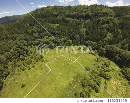 Oyomi Marsh in Summer, Hakuba Village, Nagano Prefecture (aerial photography by drone) Oyomi Marsh in Summer, Hakuba Village, Nagano Prefecture (aerial photography by drone) 116251359