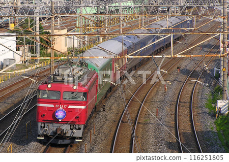 Hokkaido Cross-Island Train Cruise Using Dream Space Cars 116251805