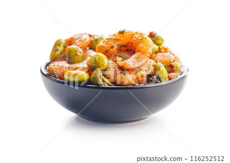 Fresh salad with shrimps and edamame soybeans in bowl isolated on white background. 116252512