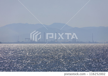 國道94號渡輪，從東洋海峽俯瞰大分市的工業區 116252802