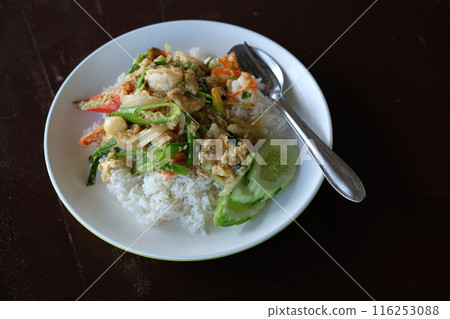 Curry powder seafood fried rice, a popular made-to-order dish 116253088