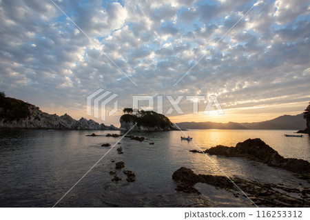 岩手縣淨土濱海灘的日出 岩手縣淨土濱海灘的日出 116253312