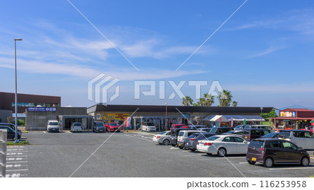 Taking a rest from your drive with the clear blue sky as your backdrop: Roadside station spot (Shimoamida-cho, Uto City) "Uto Marina Okoshikikan" Taking a rest from your drive with the clear blue sky as your backdrop: Roadside station spot (Shimoamida-cho, Uto City) "Uto Marina Okoshikikan" 116253958