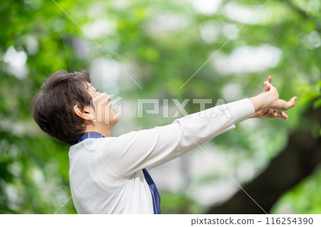 Senior woman, fresh green, stretching, stretching Senior woman, fresh green, stretching, stretching 116254390