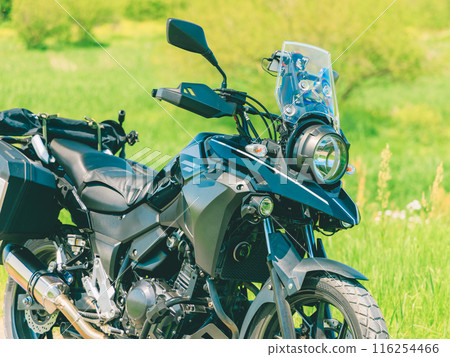 草甸和摩托車 116254466