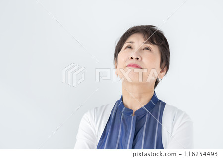 Senior women trouble 116254493