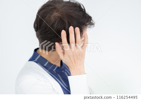 Senior women worry about thinking 116254495