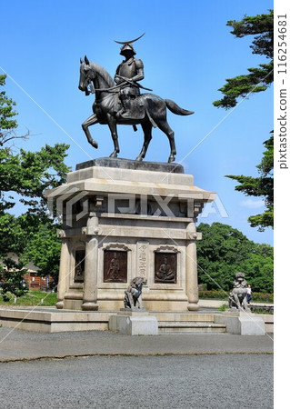 從青葉城眺望森林之都仙台…“伊達政宗騎馬像” 116254681