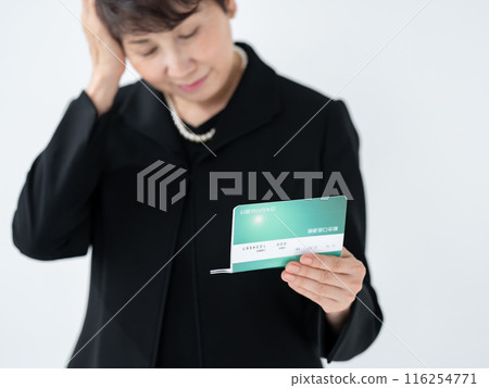 Women in mourning dress passbook inheritance Women in mourning dress passbook inheritance 116254771