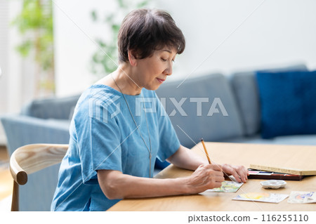Senior woman postcard picture letter 116255110