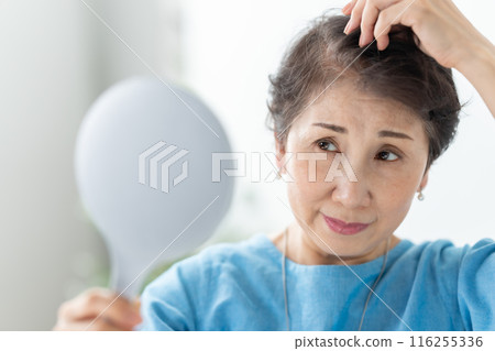 戴假髮的女性護髮 116255336