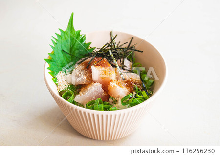 海鮮碗長鰭鮪魚佐芝麻醬 海鮮碗長鰭鮪魚佐芝麻醬 116256230