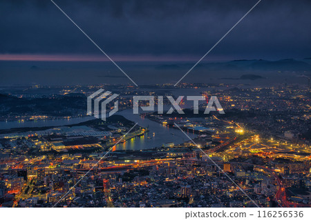 Night view from Mount Sarakura in Kitakyushu 116256536