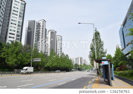 Apartment complex near Digital Media City, Seoul, Korea Apartment complex near Digital Media City, Seoul, Korea 116256761