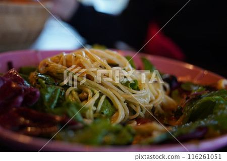 Oil pasta with plenty of vegetables 116261051