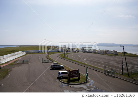 從龍宮台展望台眺望佐呂間湖和鄂霍次克海 從龍宮台展望台眺望佐呂間湖和鄂霍次克海 116261160