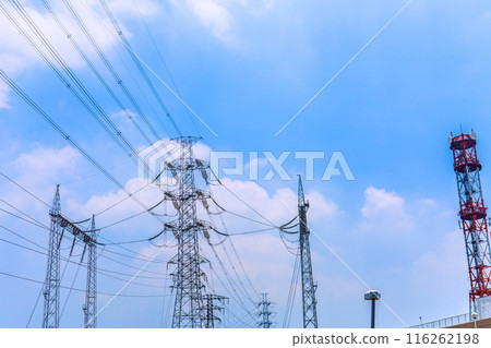 日本電力城市景觀 日本能源...城市變電站和輸電線路景觀 = 4 天 日本電力城市景觀 日本能源...城市變電站和輸電線路景觀 = 4 天 116262198