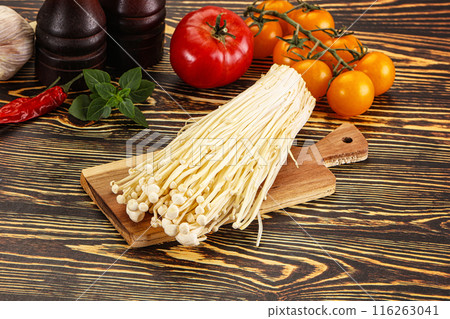 Japanese delicacy raw mushroom Shimeji 116263041