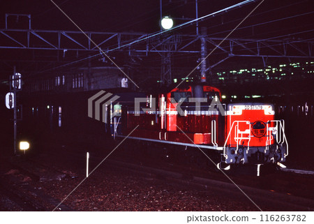 2006: The last Blue Train bound for Izumo leaves Kyoto Station late at night 116263782