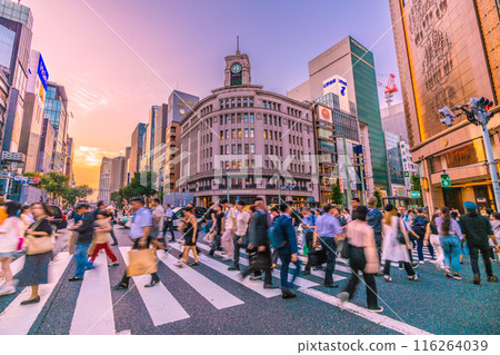 日本東京城市景觀入境旅遊復甦...銀座擠滿外國遊客=7月3日 日本東京城市景觀入境旅遊復甦...銀座擠滿外國遊客=7月3日 116264039