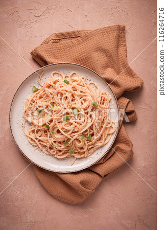 spaghetti carbonara, in creamy garlic sauce, pasta in white sauce, homemade, no people, 116264716