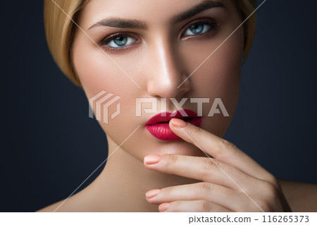 Close up portrait of beautiful blonde woman 116265373