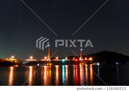 Autumn starry sky in Setouchi: Bridge and Orion Autumn starry sky in Setouchi: Bridge and Orion 116268523
