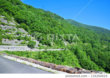 Futago Dam: Lakeside mountain scenery from the top, Yuzawa Town Futago Dam: Lakeside mountain scenery from the top, Yuzawa Town 116268816