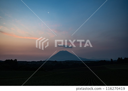 從新雪谷出發的羊蹄山日出 從新雪谷出發的羊蹄山日出 116270419