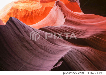 Beautiful curved strata of Antelope Canyon Beautiful curved strata of Antelope Canyon 116271493