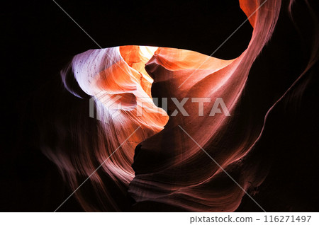 Heart-shaped cleft in Antelope Canyon Heart-shaped cleft in Antelope Canyon 116271497