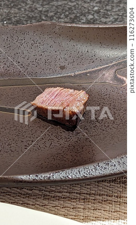 黑盤上的日本黑牛排 黑盤上的日本黑牛排 116273004