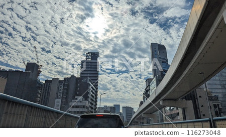 Clouds, sky and Osaka cityscape 116273048