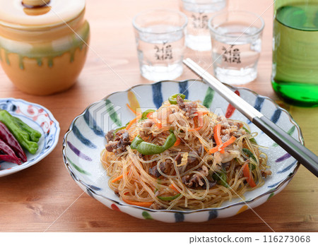 Japchae，韓國傳統菜餚，炒粉絲（配菜） 116273068