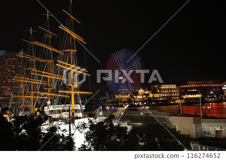 Minato Mirai's boats and Ferris wheel emerge at night Minato Mirai's boats and Ferris wheel emerge at night 116274652