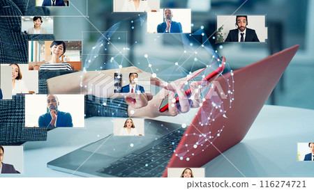 A network of women and multinational people using smartphones and personal computers 116274721