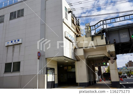 A view of the Toji Station building on the Kintetsu Kyoto Line in Minami Ward, Kyoto City, Kyoto Prefecture 116275273