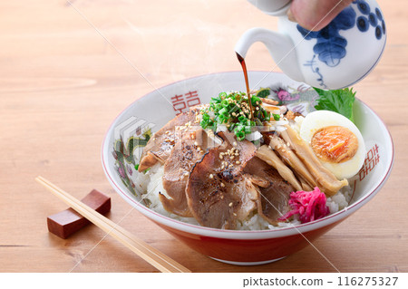 叉燒碗是拉麵店的標配，也是在家就能輕鬆製作的人氣碗菜 116275327