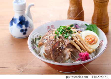 叉燒碗是拉麵店的標配，也是在家就能輕鬆製作的人氣碗菜 116275349