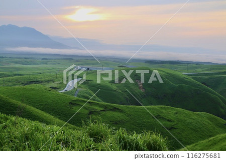 Daikanbo and Aso Caldera (Aso City, Kumamoto Prefecture) 116275681