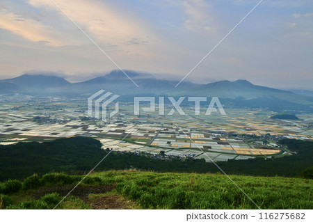 Daikanbo and Aso Caldera (Aso City, Kumamoto Prefecture) 116275682
