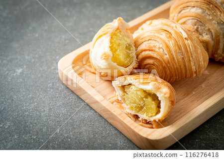 curry puff stuffed beans on plate 116276418