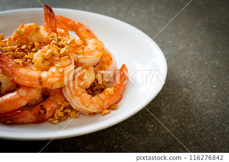 fried shrimps or prawns with garlic 116276842