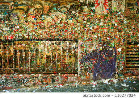 Scenery of a gum-stained wall 116277024