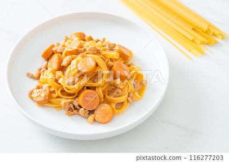 spaghetti pasta sausage and minced pork spaghetti pasta sausage and minced pork 116277203
