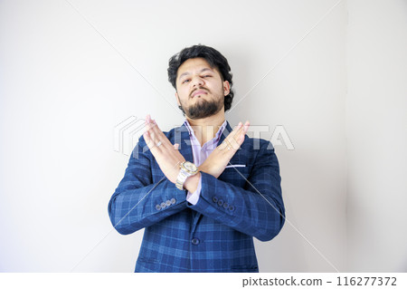 一個做十字手勢的人 一個做十字手勢的人 116277372
