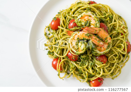 Spaghetti with prawns or shrimps in homemade pesto sauce Spaghetti with prawns or shrimps in homemade pesto sauce 116277567