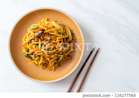 stir-fried yakisoba noodles with vegetable in vegan style 116277568