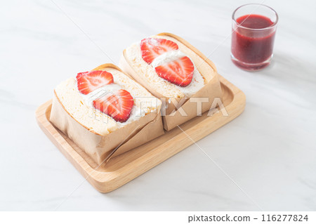 pancake sandwich strawberry fresh cream pancake sandwich strawberry fresh cream 116277824