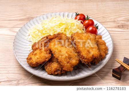 Pork cutlet (bite cutlet) 116278183